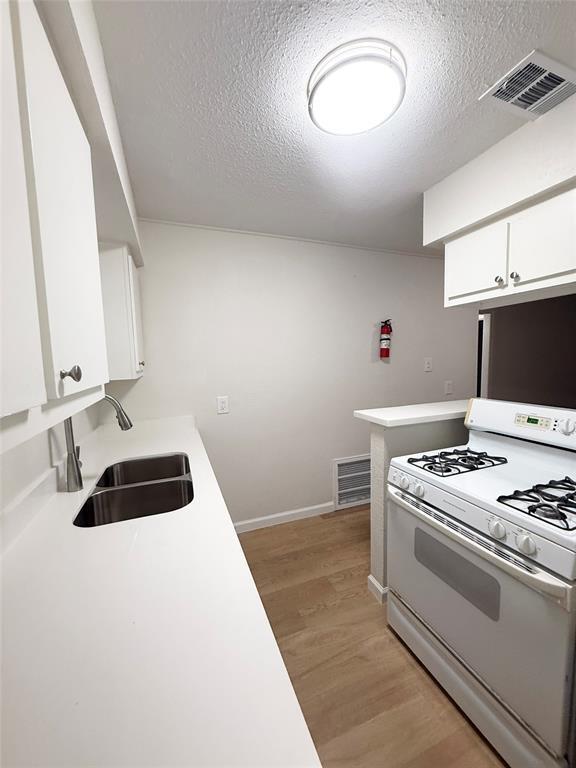 Building Photo - 3631 N MacGregor Way