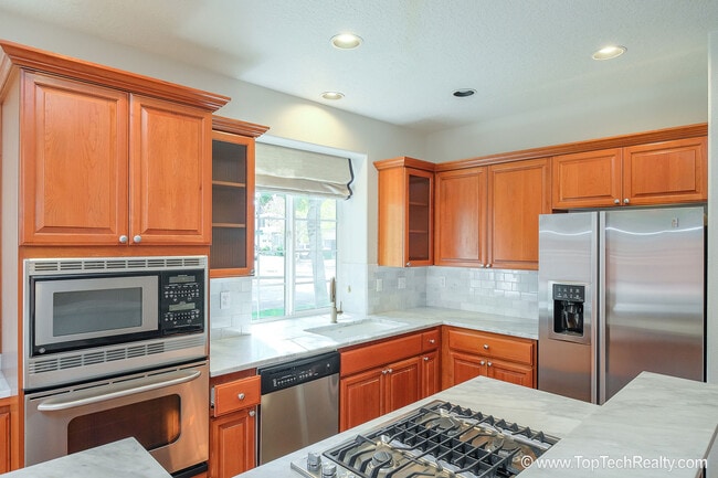 Building Photo - Lovely 4 Bedroom | 2.5 Bathroom | Corner Lot Single Family Home | In Beautiful Orenco Gardens Com...