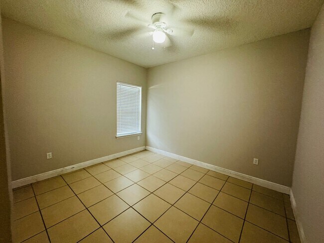 Building Photo - Spacious 4BR/2BA Home with Modern Upgrades – Rent Ready!!!