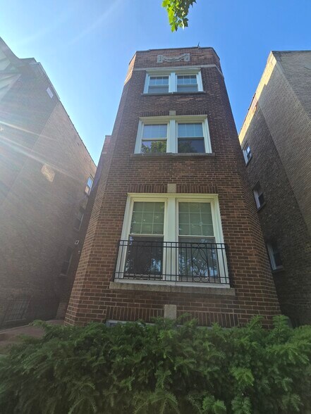Building Photo - 4842 Elm St