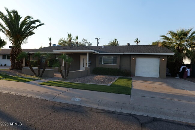 Building Photo - 7520 E Coolidge St