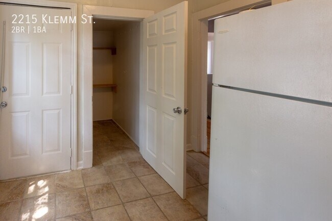 Building Photo - 2215 Klemm St