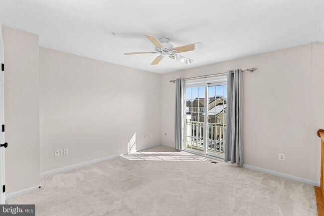 Building Photo - 43374 Greyswallow Terrace