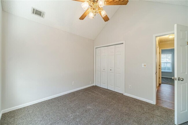 Building Photo - 231 Windermere Dr