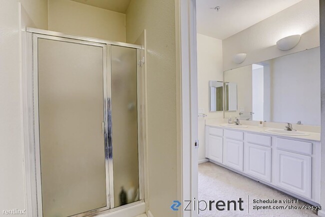 Building Photo - 2 br, 2 bath Condo - 1 Crescent Way, San F...