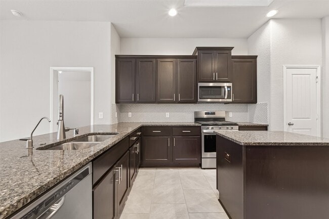 Building Photo - 219 Verde Lake Way