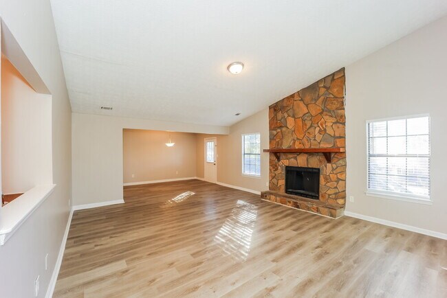 Building Photo - 148 Little Joe Ct