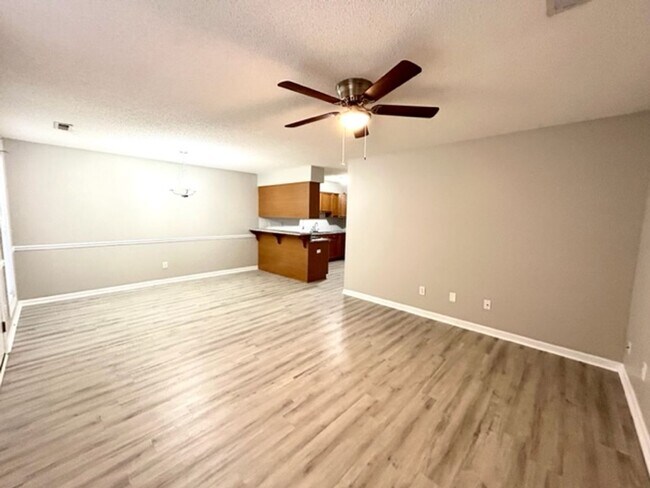 Building Photo - 131 Railroad Ridge Rd