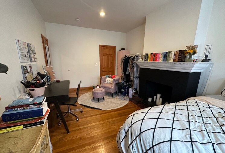 Building Photo - 25 Gibbs St