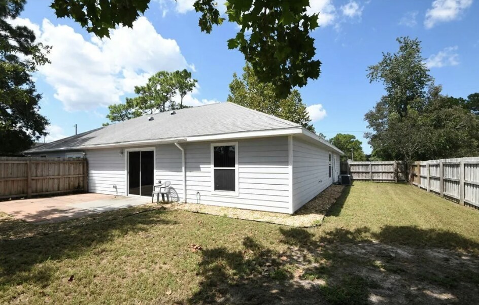 Building Photo - 2131 N Pine Cone Ave