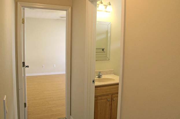 Building Photo - 4150 Oak Pointe Dr