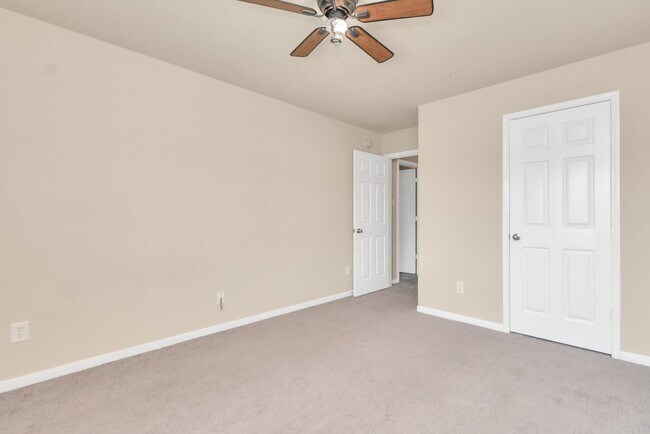 Building Photo - 25206 Hazel Ranch Dr