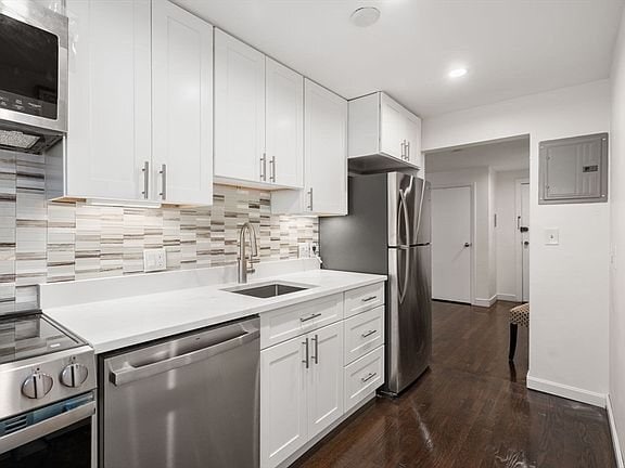 Building Photo - 8 Commonwealth Ct