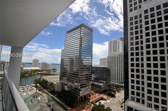 Building Photo - 500 Brickell Ave