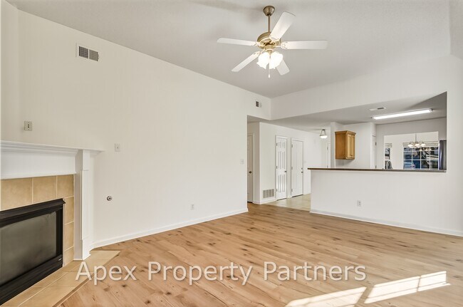 Building Photo - 9860 Southern Oak Way