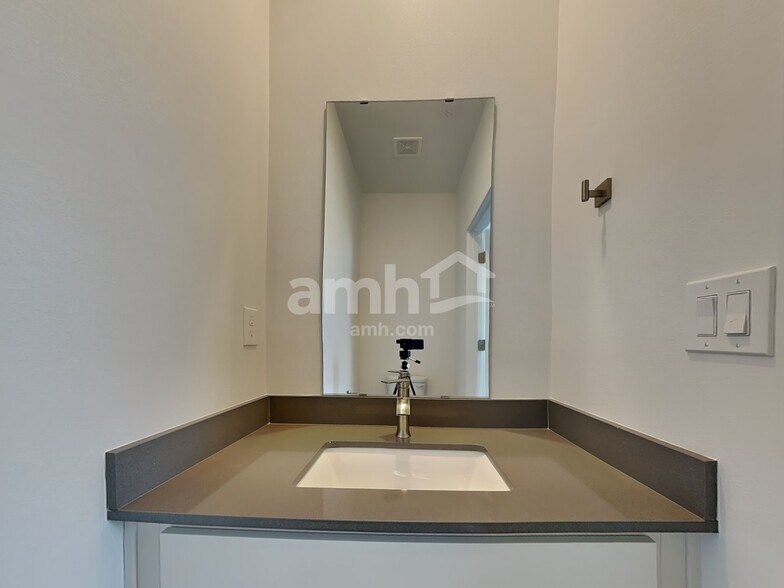 Building Photo - 146 Bee Tree Blvd