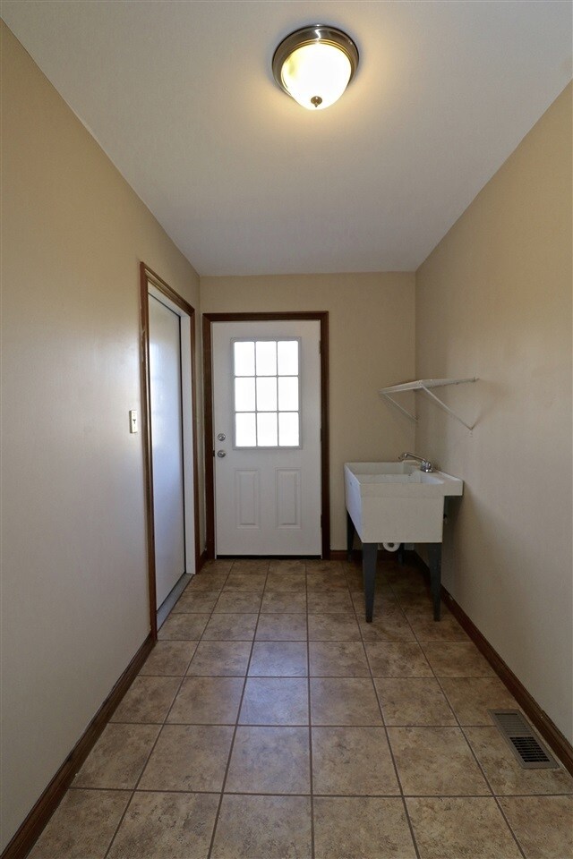 Building Photo - 632 Frogtown Rd