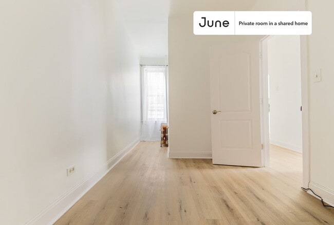 Building Photo - Room in Shared 4 bed/1 bath home in Sunset Park
