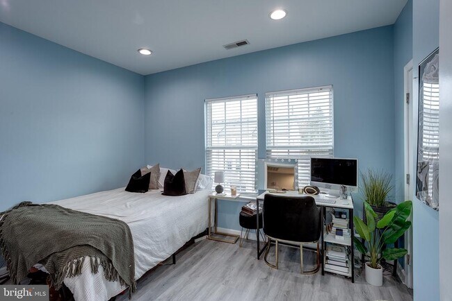 Building Photo - 14 Tylers Ct