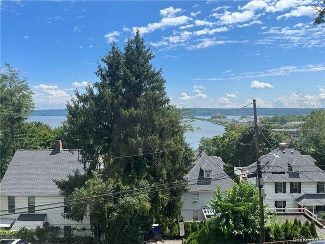 Building Photo - 157 Hudson Terrace