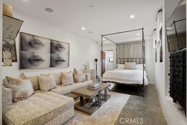 Building Photo - 1920 Ocean Way