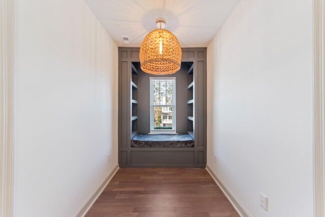 Building Photo - 1353 Black River Dr