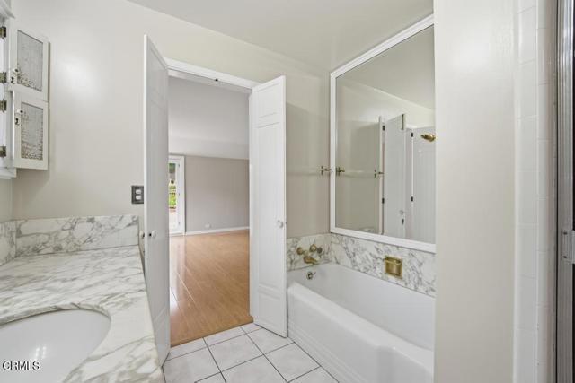 Building Photo - 568 Los Arboles Ln