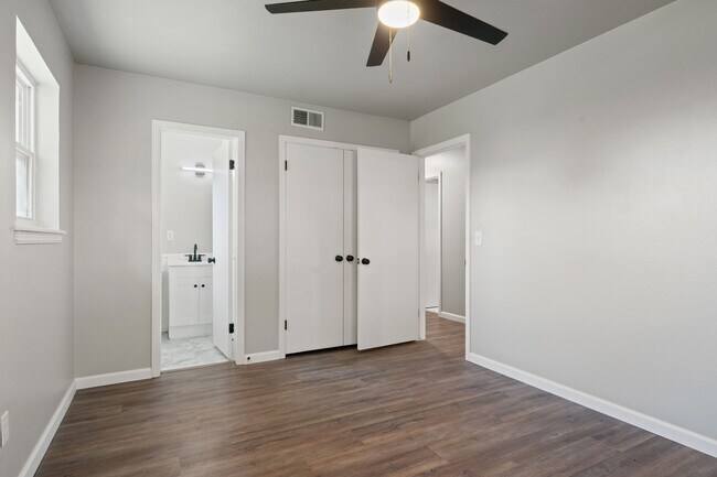 Building Photo - 4236 NW 53rd St