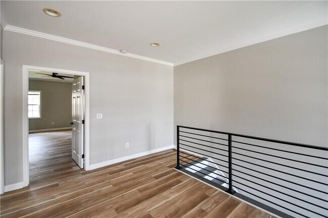 Building Photo - 3338 Sims St