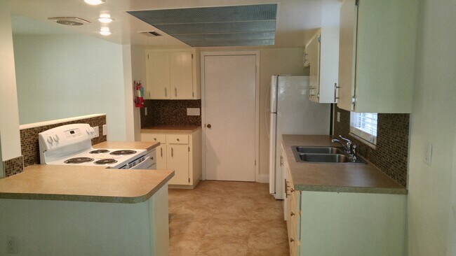 Building Photo - 3 Bedroom, 2 Bath in Idylwild area