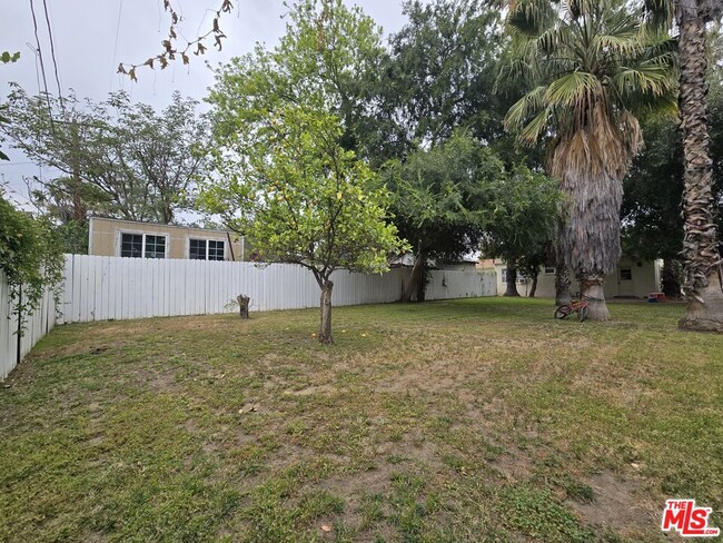 Building Photo - 14758 Lemay St