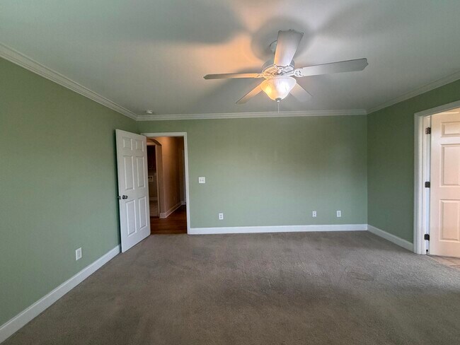 Building Photo - 2850 Foxcroft Cir