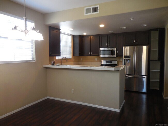 Building Photo - 1356 Nicolette Ave