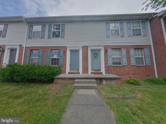 Building Photo - 118 Parkside Dr