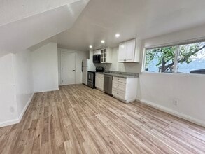 Building Photo - 535 Central Ave