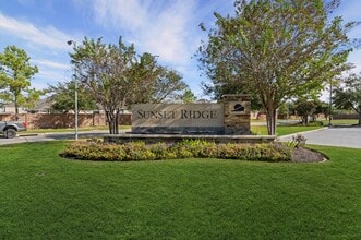 Building Photo - 15107 Summer Sunset Dr