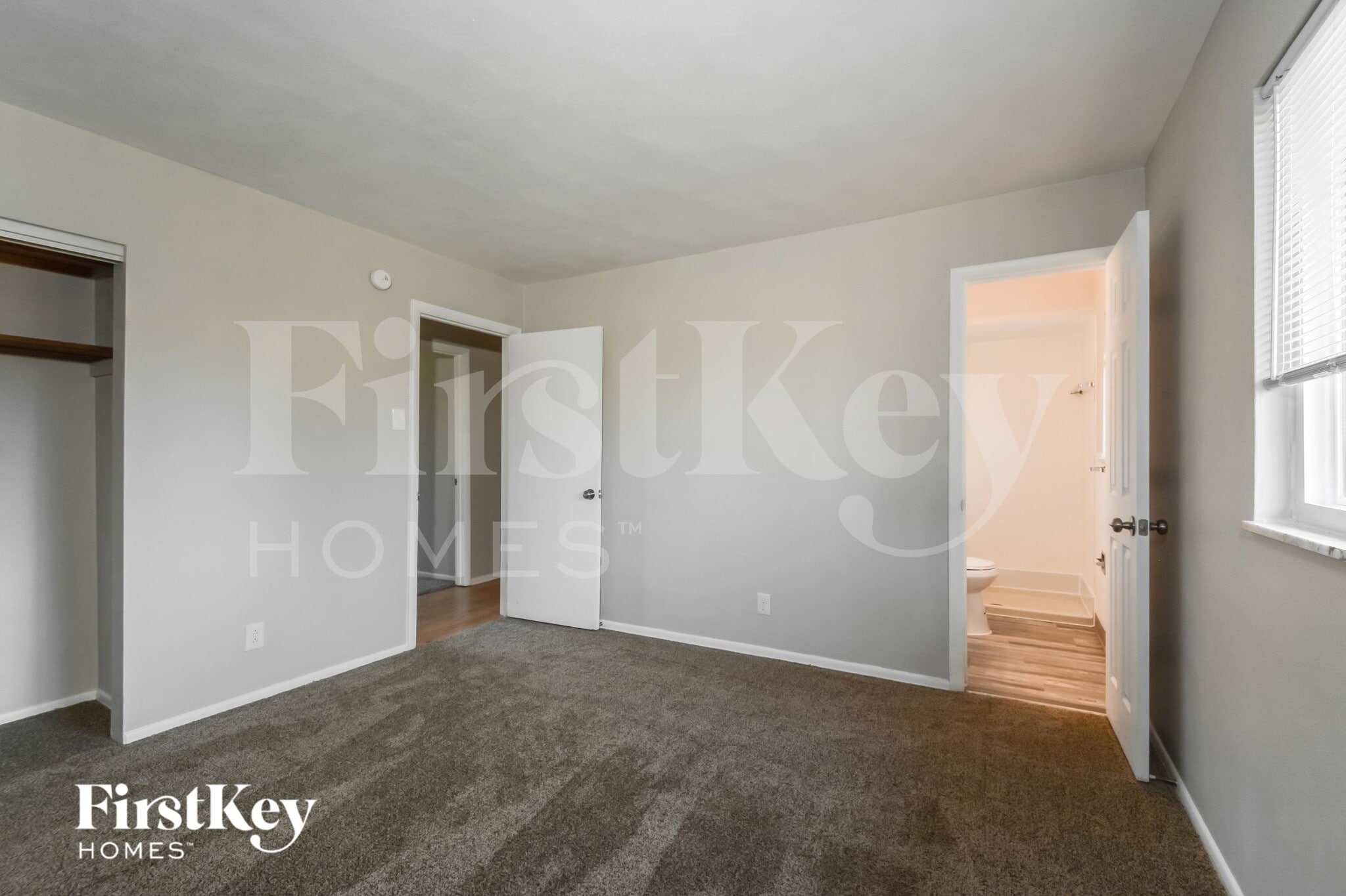 Building Photo - 4619 Villa Knoll Dr