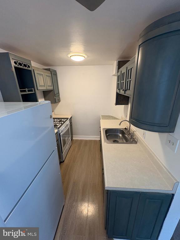 Building Photo - 636 Park Ln