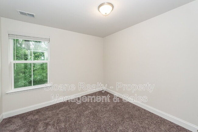 Building Photo - 7787 Montview Rd
