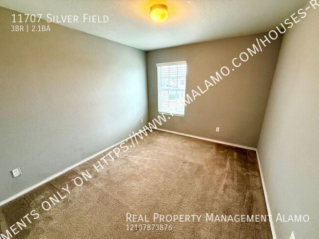 Building Photo - AVAILABLE NOW! Two Story 3 Bedroom / 2.5 B...