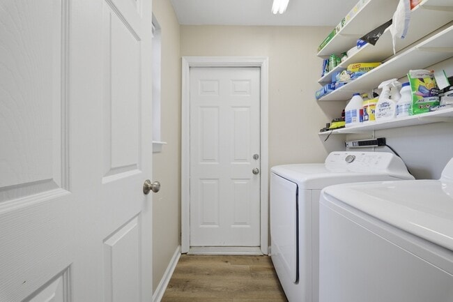 Building Photo - 4553 Shoshone Ct