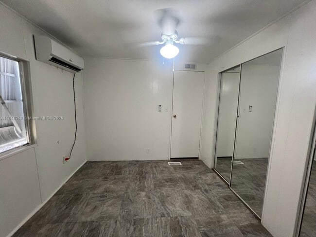 Building Photo - 23017 Watergate Cir