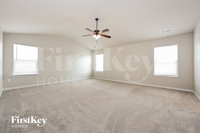 Building Photo - 281 Villa Grande Dr