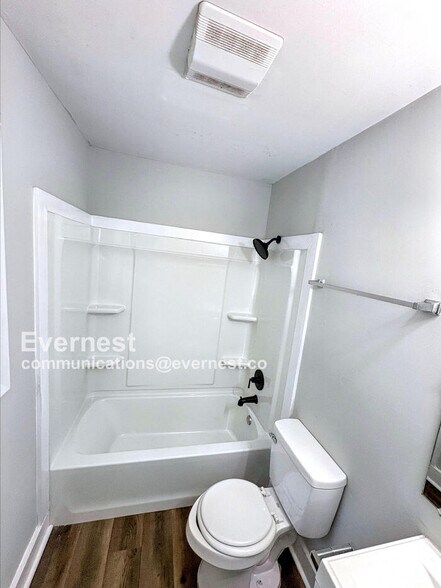 Building Photo - 8277 Redwood Dr