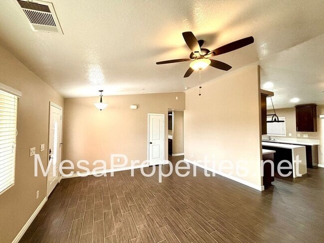 Building Photo - 11155 Phelan Rd