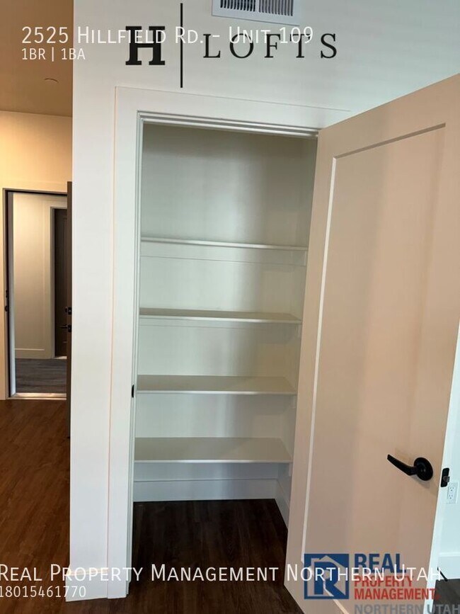 Building Photo - 2525 Hillfield Rd.-Unit 109