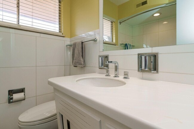 Building Photo - 55 S Merkle Rd