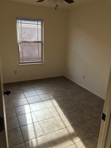 Building Photo - 240 Ashley Dr