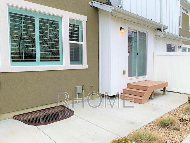 Building Photo - 14257 South Side Hill Ln