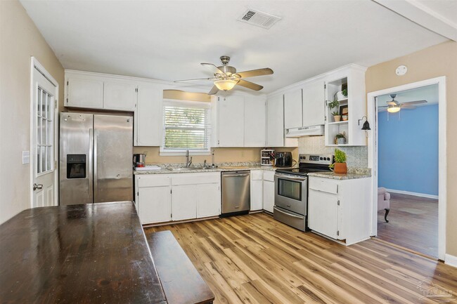 Building Photo - 6222 Maybelle Dr